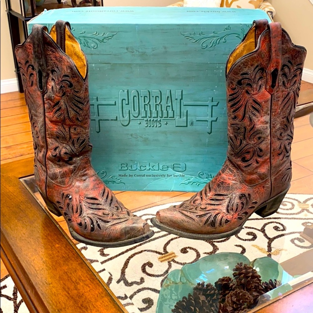 Corral boots
